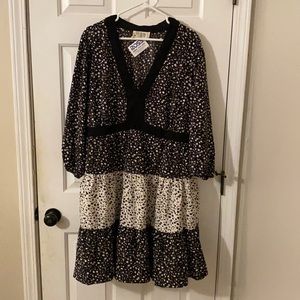 Cute dress great for all seasons!